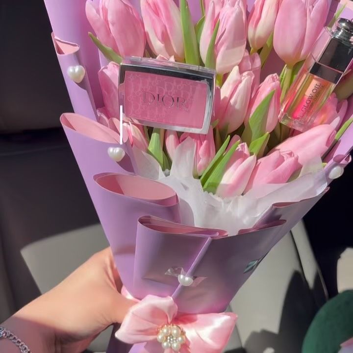 Pink tulips with Dior
