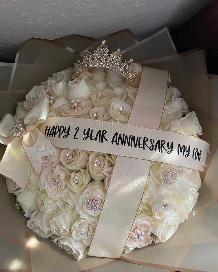 White roses, 2 year anniversary
